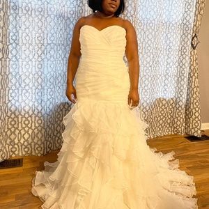 David’s Bridal Mermaid Trumpet Wedding dress 9WG3832